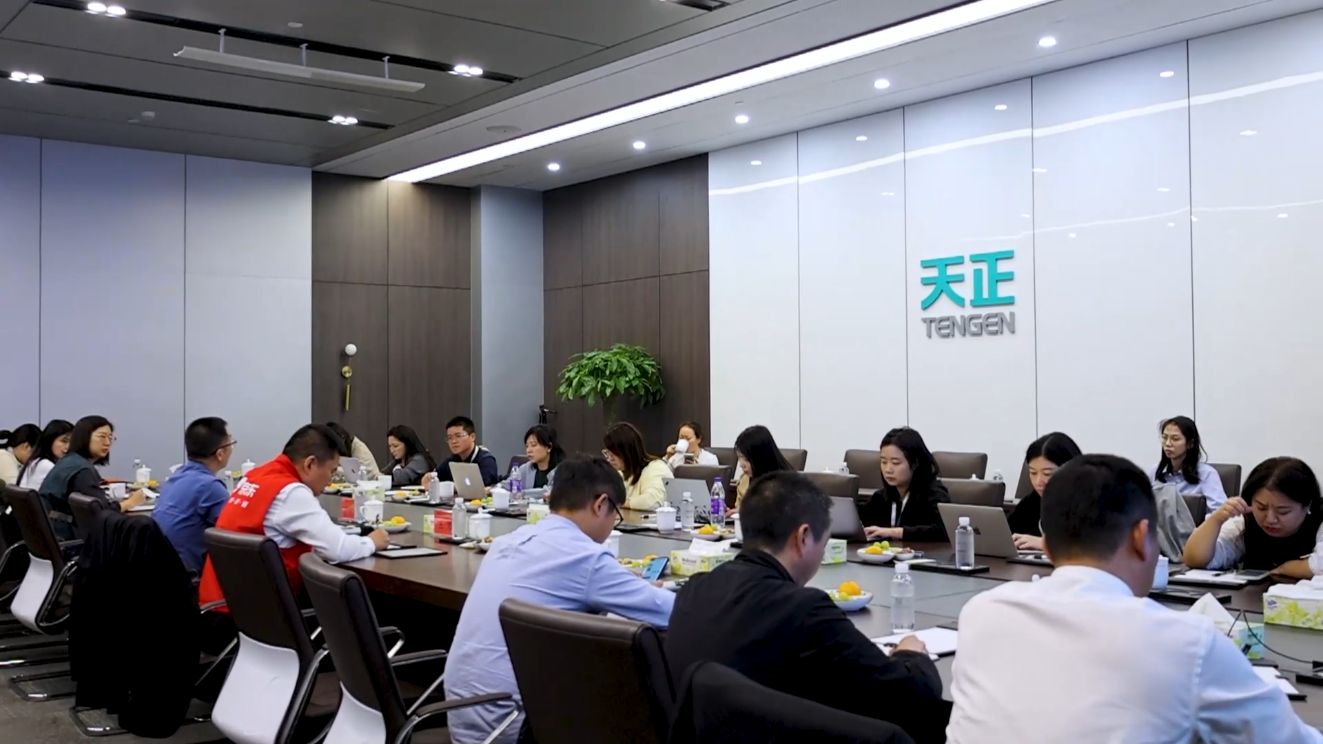 京东工业走进ag九游会j9，探访产业数智化之路！